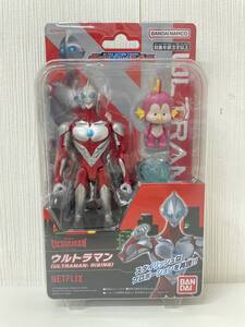 #7009 ウルトラアクションフィギュア ウルトラマン エミ バンダイ フィギュア 玩具