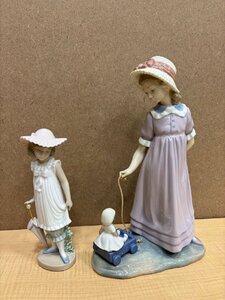 【C4082】【1円～】リヤドロ LLADRO お人形を乗せて 髙:29cm 横幅:15cm ナオパラソルの少女 髙:20cm 横幅:7cm フィギュリン 置物 陶器 人形