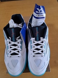 【新品・未使用・箱付き】MIZUNO TENNIS ★ブレイクショット4cs★カーペットコート用【23.5㎝】