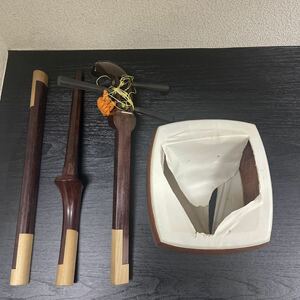 美品　三味線 子持綾杉胴 紅木 弦楽器 和楽器 伝統楽器 綾杉彫　細棹 