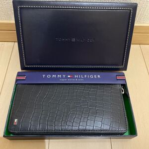 送料無料　未使用　トミーヒルフィガー TOMMY HILFIGER ラウンドファスナー長財布 ブラック　ロゴ 型押しレザー　メンズ