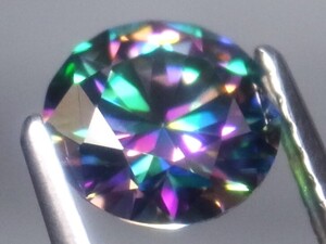 0.98ct 6.5㎜ 新品・虹色の煌・超希少石・地球上で天然ダイアモンドの次に硬い石　モース硬度9.5 合成レインボーモアッサナイト