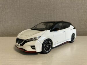 日産　ニスモモデルカーコレクション　リーフ　LEAF 1/43 白　ホワイト　nismoカラーサンプル