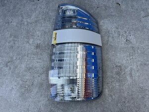 点灯OK ヴォクシー Z 煌 DBA-AZR60G 右/運転席 LED テールライト テールランプ 042 ホワイトパールM イチコ 28-185 81551-28460