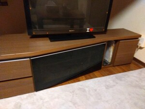 NITORI購入のテレビボード 横幅１５００mm お洒落な流線形デザイン 高さ４００mm