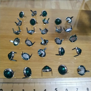 ハイドームアクリルスポッツ・ビンテージタイプ＜ホイルバック＞・ニッケル枠（10mm） (28コ入)グリーン