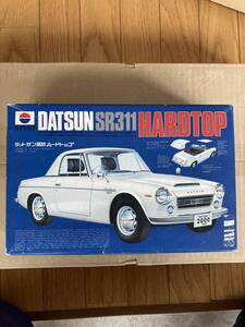 希少旧車　NITTO DATSUN SR 311ハードトップ　24分の1 昭和レトロ　フェアレディz 当時物　　未組立