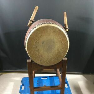 F3-048　和太鼓 長胴太鼓 太鼓台 バチ 付き 二個口発送 中古品 現状出品