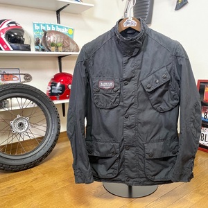 ☆コラボモデル☆TRIUMPH ＆ BARBOUR トライアンフ バブアー インターナショナル ワックスコットンジャケット ブラック/M（L相当）