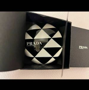 prada プラダ　ペーパーウェイト