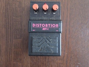 エレキギター　DISTORTION ARIA ADT-4 送料込み　おまけにギター・コード2本付けます