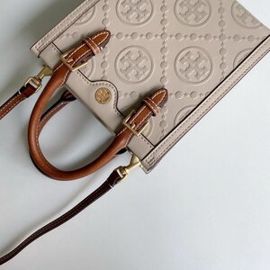 新品TORY BURCH トリーバーチ Tモノグラム コントラスト エンボス ミニトート 2WAY ショルダーバッグ クロスボディ 斜め掛け レディース　