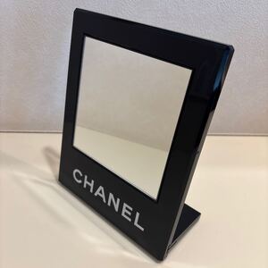 非売品　 CHANEL 卓上ミラー　黒　高さ約20㎝　横幅16㎝　裏面は拡大鏡