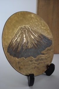 銀製　　尚美堂古飾り皿　富士　　サイズ径１５ｃｍ　92g