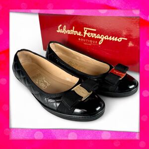 希少 人気 レア サルヴァトーレフェラガモ キルティング パンプス フラット Ferragamo イタリア製 ヴァラリボン 本革 パンプス