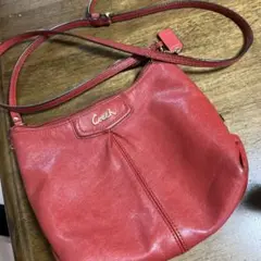 【レアモデル　美品】Coach 赤 ショルダーバッグ レザー