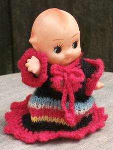 昭和 レトロ 古い キューピー 人形 フラメンコ 衣装 手編み 毛糸 人形服 手芸 ハンドメイド ドレス ソフビ 小さい 身長約10cm ビンテージ