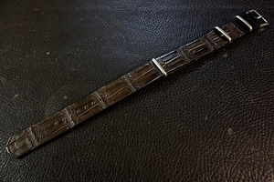 ◆クロコダイルNATO G10Strap◆北米産本クロコダイル Custom Order(ラグ幅/BUCKLE COLOR) VINTAGE DARK GRAY 受注生産 ワニ革 腕時計ベルト