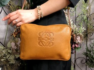 超美品●LOEWE ロエベ●アナグラム●ロゴ型押し●カーフ レザー 本革●ショルダー バッグ●ライトブラウン●G金具●ヴィンテージ●Js53691