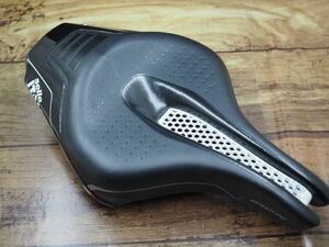 セライタリア（selle italia) IRON　トライアスロン用ショートノーズサドル