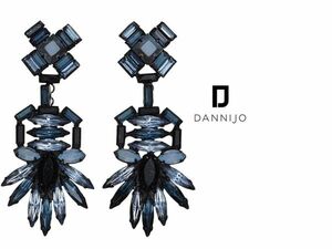 未使用4.8万【DANNIJO】ビジュー ピアスTOMORROWLAND購入 ダニージョ ダンニージョ アクセサリー インスタ 結婚式 華やか 高級 大振り