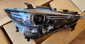 【マツダ純正】　CX-8 3DA-KG2P 右 ヘッドライト ランプ K124-51-030 LED STANLEY W3953 中古