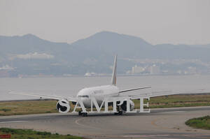 D【航空機写真】Ｌ版４枚　エールフランス　B7７7-200　関西空港