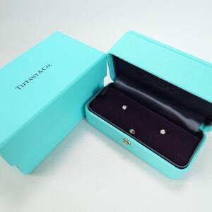 TIFFANY ティファニー ソリティア ダイヤモンド ピアス 5835