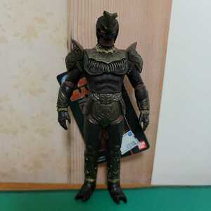 仮面ライダークウガ　怪人シリーズ　9　カブトムシ種　怪人　ゴ.ガドル.バ　バンダイ　2000　メイド　イン　チャイナ　未使用新品　。