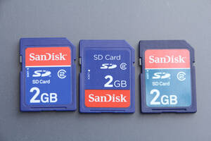 2GB SDカード SanDisk ●3枚セット● 