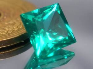 3.96ct 新品・大粒サイズ・グリーンパライバカラー 合成人造宝石ヤグセラミック ・ＹＡＧ （イットリウム・アルミニウム・ガーネット）