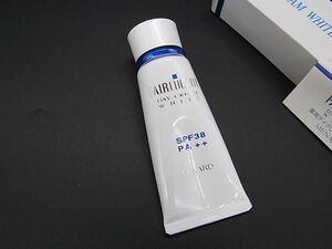 ■新品■未使用■ MENARD メナード フェアルーセント 薬用デイクリーム ホワイト 日焼け止めクリーム 40g SPF38 化粧品 BL3002