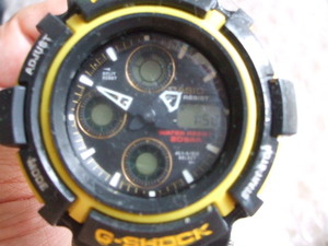 CASIO G-SHOCK MUDMAN 1700 ベゼル一部欠損 ジャンク扱い