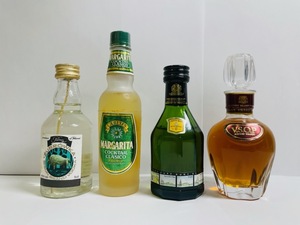 Y-43150M　【未開栓　1円スタート】　 お酒 おまとめ 　ミニボトル　SUNTORY サントリー　VSOP /　CUTTY　SARK　12　/　ZUBROWKA　等