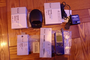 Docomo NOKIA NM502i ジャンク品　説明書・ACアダプタ・卓上ホルダ付き