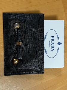 値下げ中 セール 中古 PRADA プラダ ブラック サフィアーノレザー カードケース パスケース 黒 Saffiano 保証カード付き 送料無料 