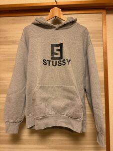 美品☆正規品☆ステューシー　パーカー　グレー　L メンズ　STUSSY supreme champion 