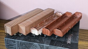 ワキ5000 有蓋貨車 × ２輌 トキ25000 無蓋貨車 × ３輌 ホビーモデル プラスチック製 キット組立品 キズ汚れ多数 スーパージャンク