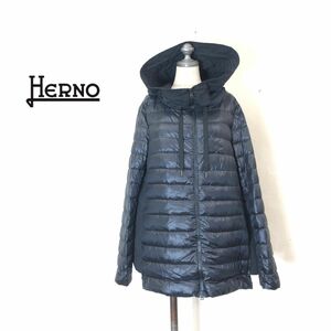 1N1700-Z◆ルーマニア製◆HERNO◆ライトダウンパーカ　ヘルノ　サイズ42　ブラック　ライトダウン　トップス　ガーリーシルエット