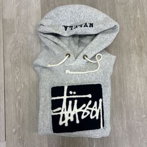 ★16 STUSSY Champion パーカー　ボックスロゴ ビックロゴ リバースウィ　サイズスモール　 裏起毛　 グレー　ステューシー　チャンピオン