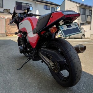 カワサキ　KAWASAKI GPz750F（空冷）GPz750ターボ　1983〜1985　フェンダーレス　インナーフェンダー　FRP