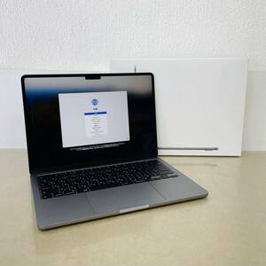 未使用に近い　美品　MacBook Air 2022 M2 16GB SSD　256GB 　バッテリー100% 付属品欠品なし　 i18440　80サイズ発送　