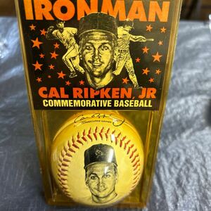 Ironman Cal Ripken JR. Commemorative Baseball 2131 シリアル　ボルチモアオリオールズ　トレカ二枚付き　カル リプケン ジュニア　