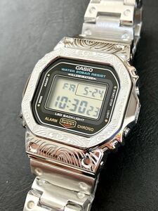 新品 フルメタル CASIO カシオG-SHOCK GショックDW-5600UE DW-5600 カスタム ベネチアン柄エンボス加工 デジタル腕時計 ステンレスシルバー