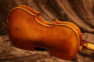 バイオリン　工房製　アンティークフィニッシュ　虎杢　フレイムメイプル　美麗　裏板一枚　付属品セット　初心者にも　2