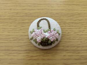 花かご　刺繍ブローチ