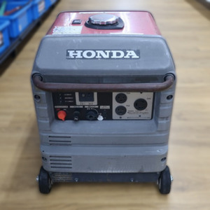 HONDA ホンダ 2.4kVA インバータ発電機 ガソリンエンジン 車輪付 EU24i 中古 店頭引き取り限定・石川県野々市市