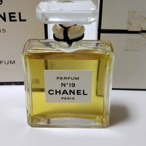 CHANEL　No19　PAEFUM　シャネル　14ml容器の中古品　長期保管品　N゜19　送料無料　匿名配送