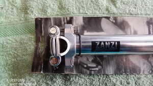 ☆シートポスト前後対象型☆新品 ZANZI POST 29.8×300㍉ バランス良く調整出来て最高Goodです、展示擦れ少御免なさい、送無料Eネコ60