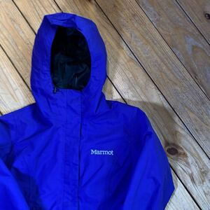 USA古着 Marmot マーモット マウンテンパーカー レディース サイズ XS アウトドア キャンプ 登山 防寒 防風 アメリカ仕入 ギア J3223